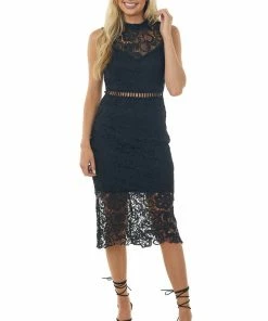 Main Strip Black Sleeveless Crochet Lace Midi Dress