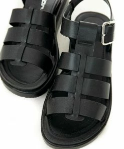 FORTUNE DYNAMIC Black Faux Leather Strappy Buckle Sandals Shoes 16 FORTUNE DYNAMIC Black Faux Leather Strappy Buckle Sandals Shoes