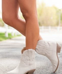 FORTUNE DYNAMIC Shoes Oatmeal Western Style Pointed Toe Booties