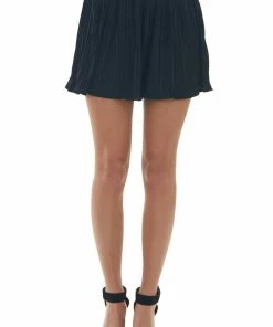 She + Sky Bottoms Black Faux Suede Pleated Mini Skirt