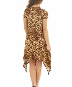 BLOOMS IN THE CITY Caramel Leopard Print Short Sleeve Knit Dress