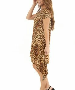BLOOMS IN THE CITY Caramel Leopard Print Short Sleeve Knit Dress