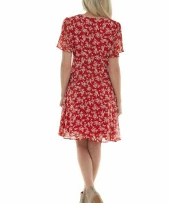 Davi & Dani Cranberry Floral Print V Neck Short Dress