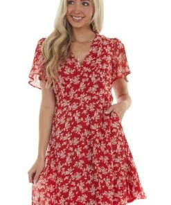 Davi & Dani Cranberry Floral Print V Neck Short Dress