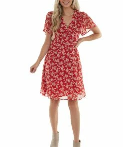 Davi & Dani Cranberry Floral Print V Neck Short Dress