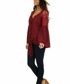 Supreme Fashion Wine Waffle Knit Top With Long Sleeves And Lace Contrast