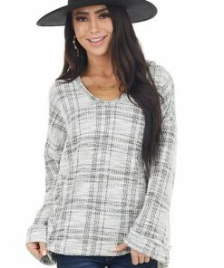Peach Love Black And Ivory Long Loose Sleeve Knit Top With Hood