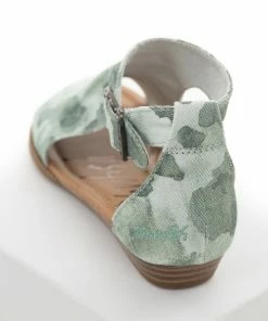 BLOWFISH Shoes Juniper Watercolor Tie Dye Fabric Buckle Closure Sandals