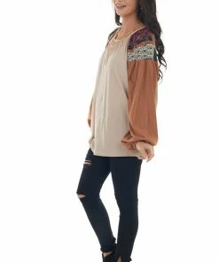 Easel Tops Light Khaki Colorblock Bubble Sleeve Knit Top