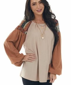 Easel Tops Light Khaki Colorblock Bubble Sleeve Knit Top