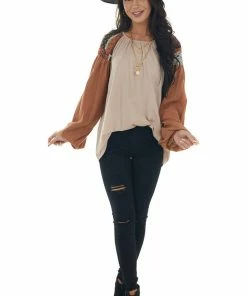 Easel Tops Light Khaki Colorblock Bubble Sleeve Knit Top