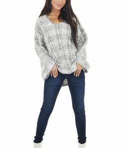 Peach Love Black And Ivory Long Loose Sleeve Knit Top With Hood