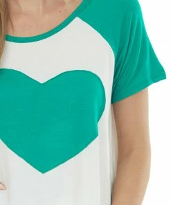 HEIMISH Ivory And Shamrock Raglan Short Sleeve Heart Graphic Top Tops