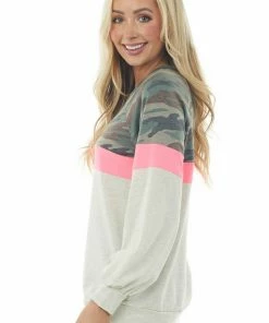 Vanilla Bay Oatmeal Camo Colorblock Long Sleeve Knit Sweatshirt