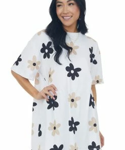 XYNC Off White Daisy Print Short Sleeve Tee Dress
