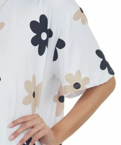 XYNC Off White Daisy Print Short Sleeve Tee Dress