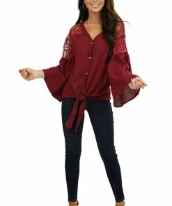 Supreme Fashion Wine Waffle Knit Top With Long Sleeves And Lace Contrast